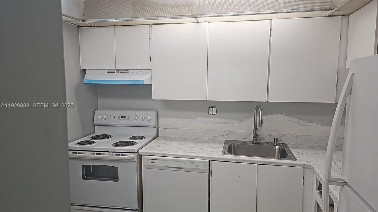 For Rent: $1,500 (1 beds, 1 baths, 750 Square Feet)