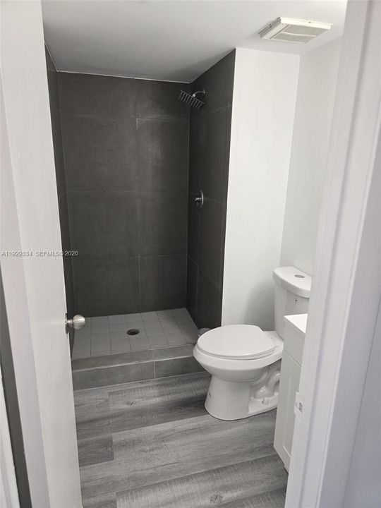 出租: $2,450 (2 贝兹, 2 浴室, 0 平方英尺)