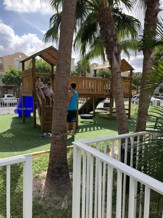 出租: $2,450 (2 贝兹, 2 浴室, 0 平方英尺)