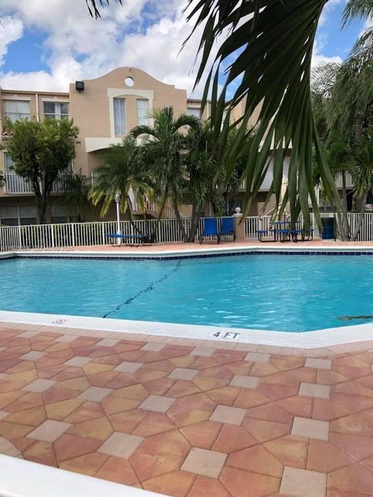 出租: $2,450 (2 贝兹, 2 浴室, 0 平方英尺)