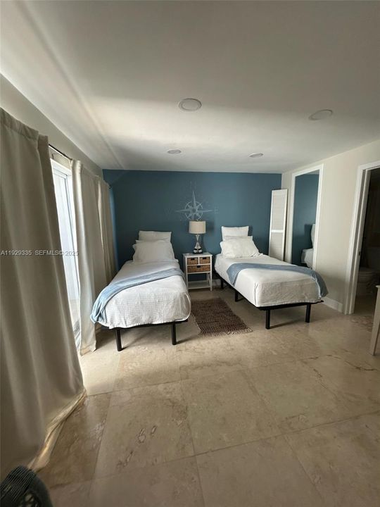 待售: $799,000 (2 贝兹, 2 浴室, 1345 平方英尺)