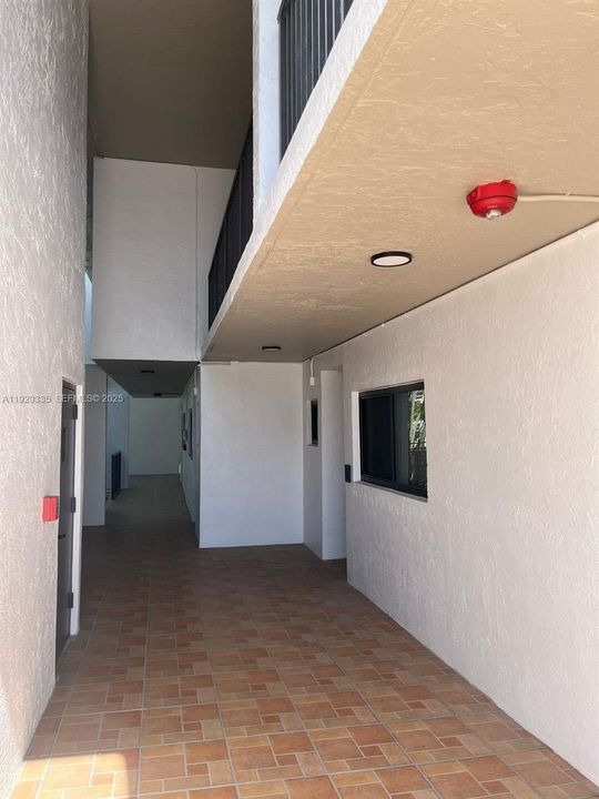 待售: $799,000 (2 贝兹, 2 浴室, 1345 平方英尺)