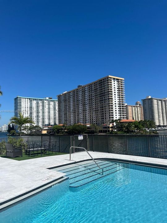 待售: $799,000 (2 贝兹, 2 浴室, 1345 平方英尺)