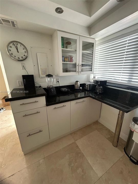 待售: $799,000 (2 贝兹, 2 浴室, 1345 平方英尺)