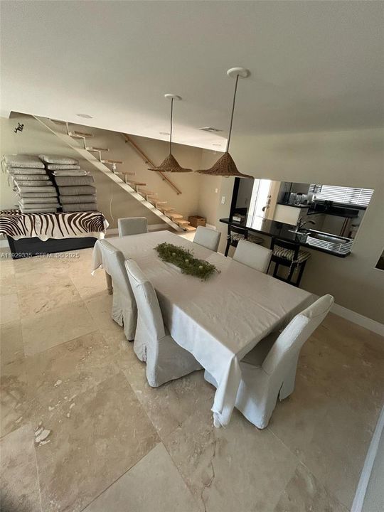 待售: $799,000 (2 贝兹, 2 浴室, 1345 平方英尺)