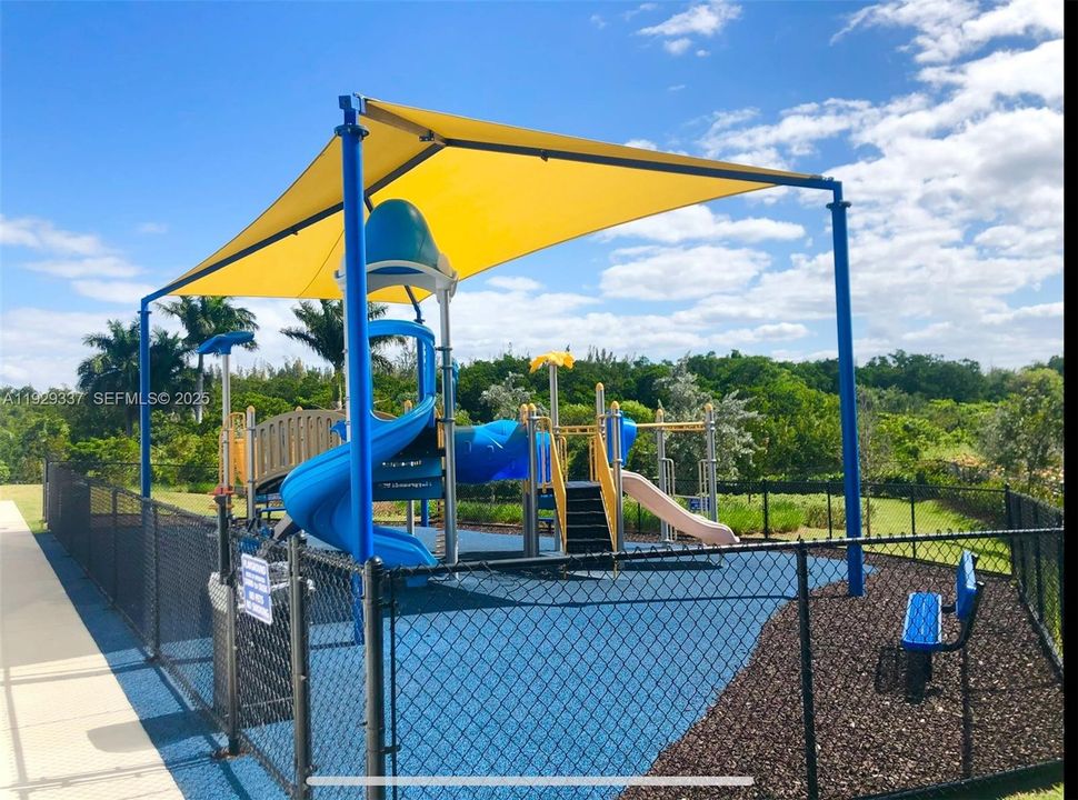 For Rent: $4,650 (3 beds, 3 baths, 2048 Square Feet)