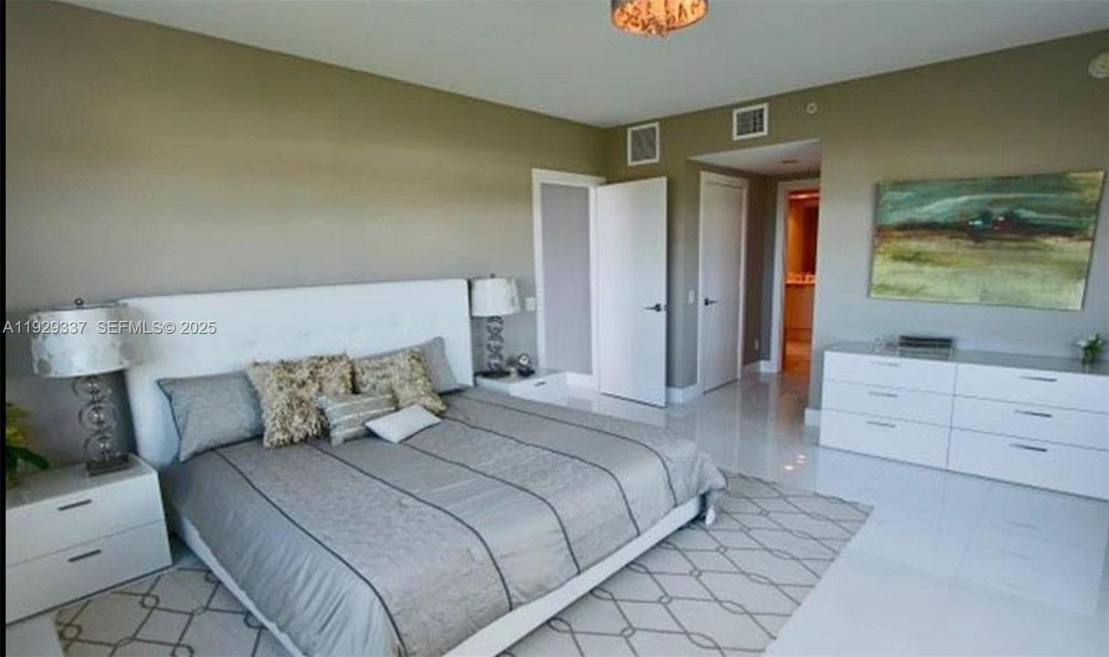 For Rent: $4,650 (3 beds, 3 baths, 2048 Square Feet)