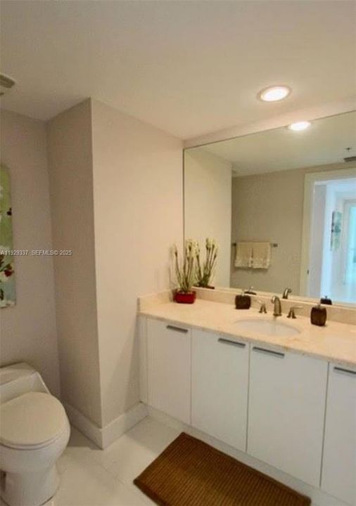 For Rent: $4,650 (3 beds, 3 baths, 2048 Square Feet)