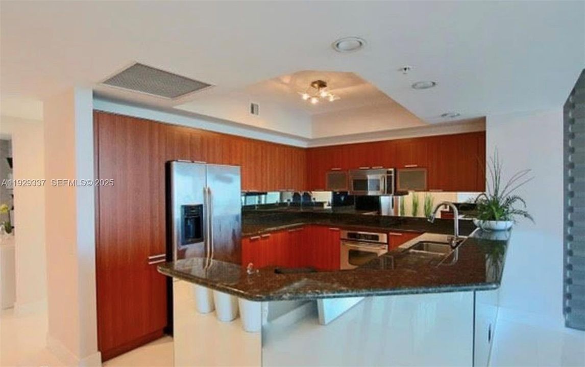 For Rent: $4,650 (3 beds, 3 baths, 2048 Square Feet)