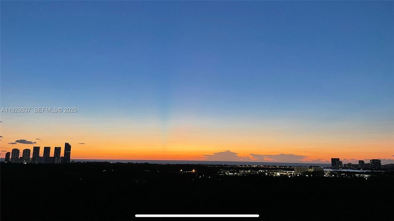 For Rent: $4,650 (3 beds, 3 baths, 2048 Square Feet)