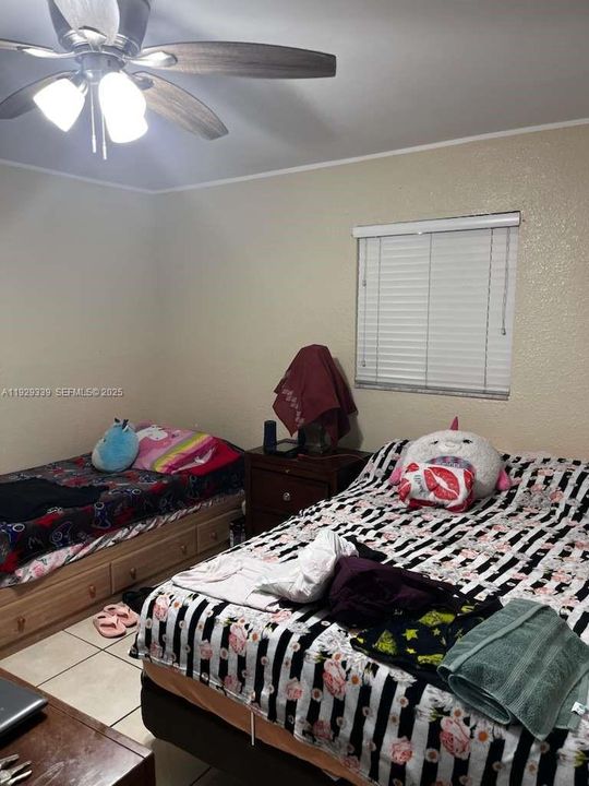 For Sale: $259,000 (2 beds, 1 baths, 778 Square Feet)