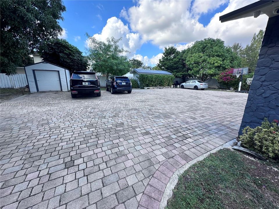 В аренду: $3,500 (4 спален, 3 ванн, 4270 Квадратных фут)