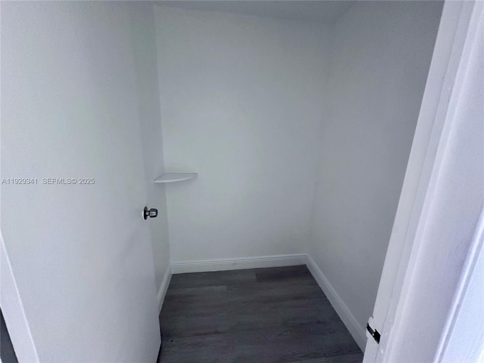 В аренду: $3,500 (4 спален, 3 ванн, 4270 Квадратных фут)