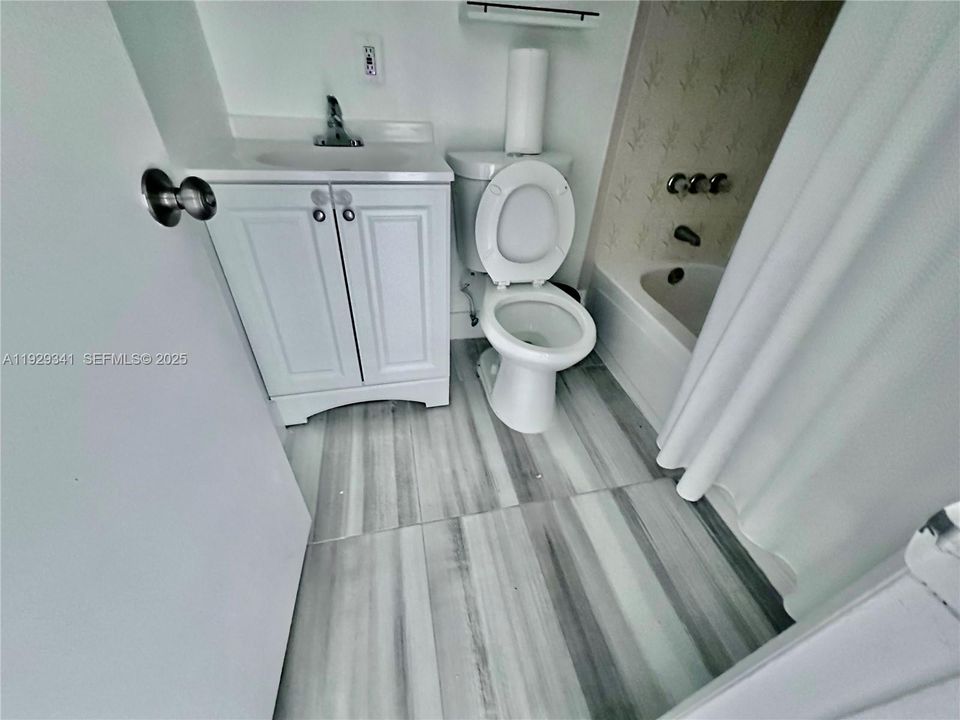 В аренду: $3,500 (4 спален, 3 ванн, 4270 Квадратных фут)