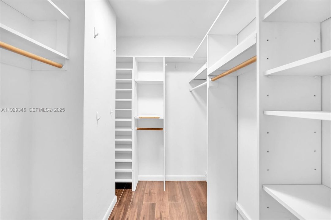 Walking closet