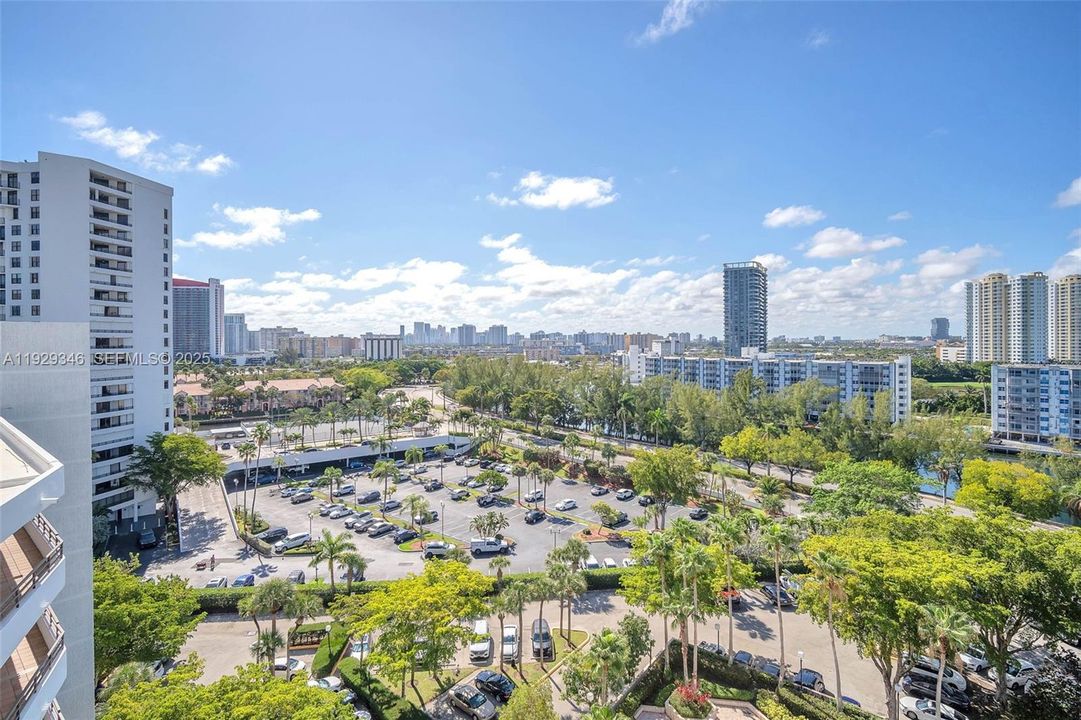 В аренду: $2,000 (1 спален, 1 ванн, 828 Квадратных фут)