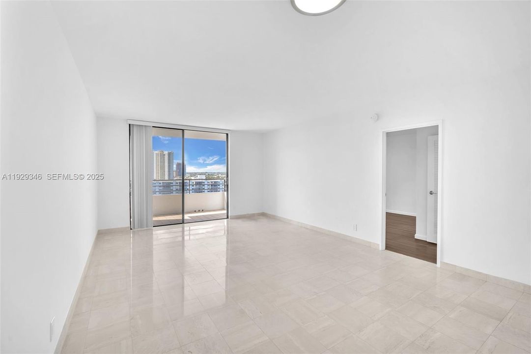 В аренду: $2,000 (1 спален, 1 ванн, 828 Квадратных фут)