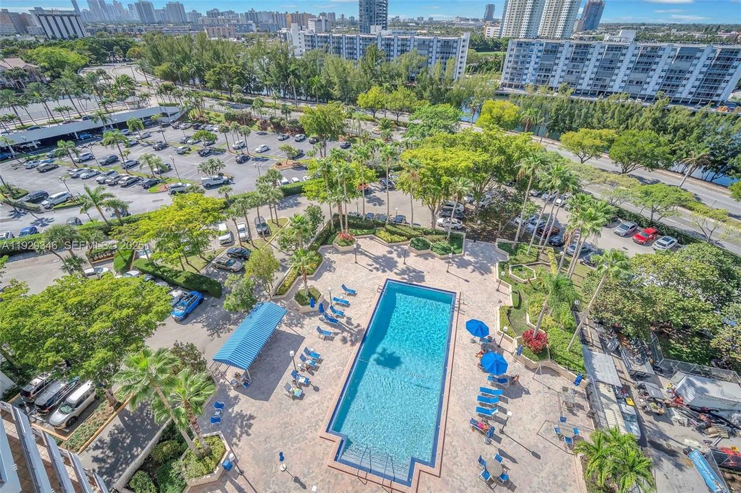 В аренду: $2,000 (1 спален, 1 ванн, 828 Квадратных фут)