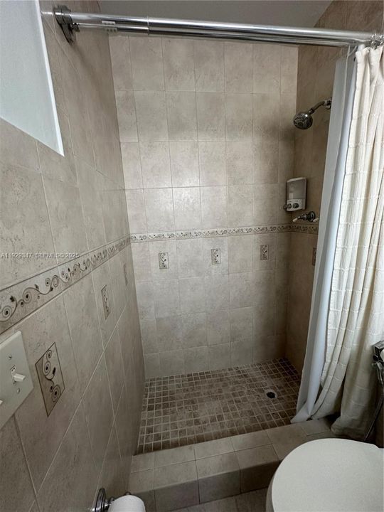 For Rent: $3,200 (3 beds, 2 baths, 1282 Square Feet)