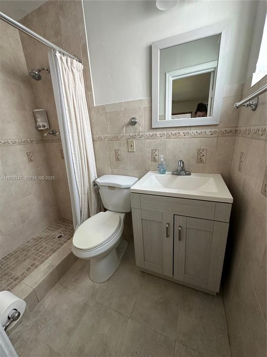 For Rent: $3,200 (3 beds, 2 baths, 1282 Square Feet)