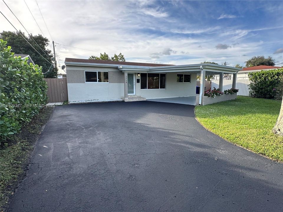 For Rent: $3,200 (3 beds, 2 baths, 1282 Square Feet)