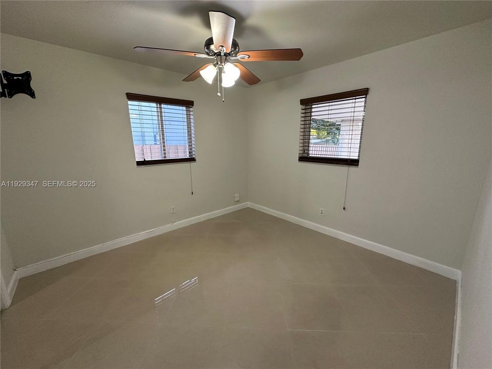 For Rent: $3,200 (3 beds, 2 baths, 1282 Square Feet)