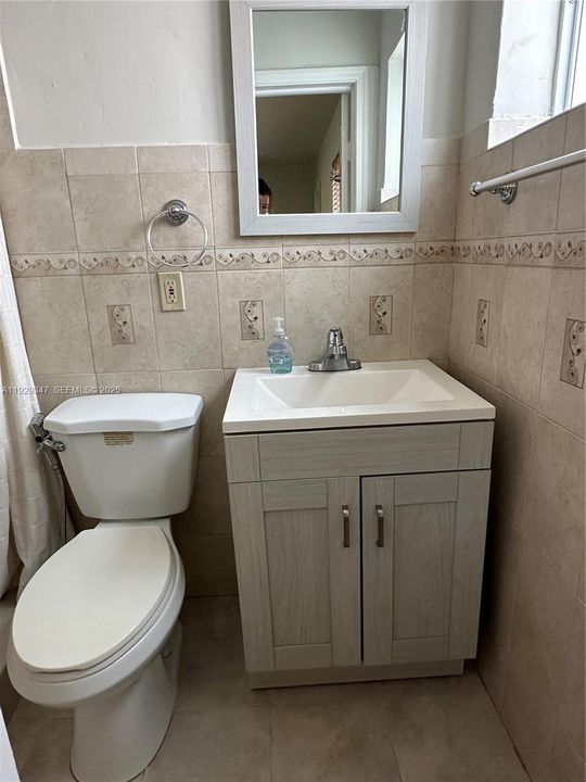 For Rent: $3,200 (3 beds, 2 baths, 1282 Square Feet)