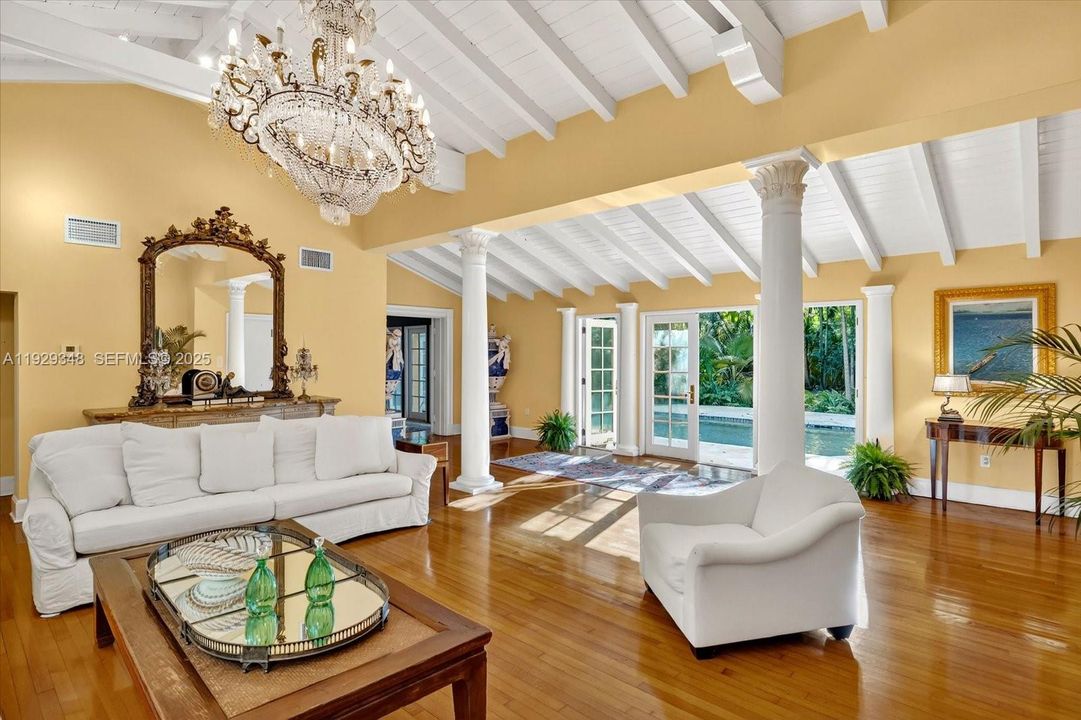 For Sale: $7,500,000 (0.84 acres)