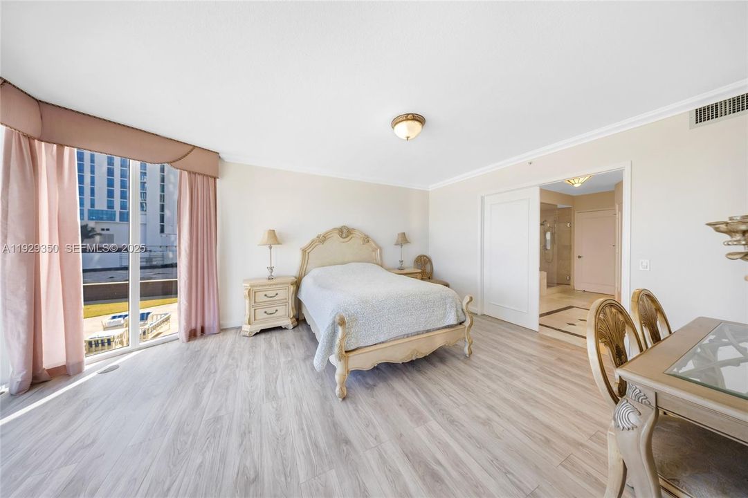 For Rent: $7,000 (3 beds, 3 baths, 1840 Square Feet)