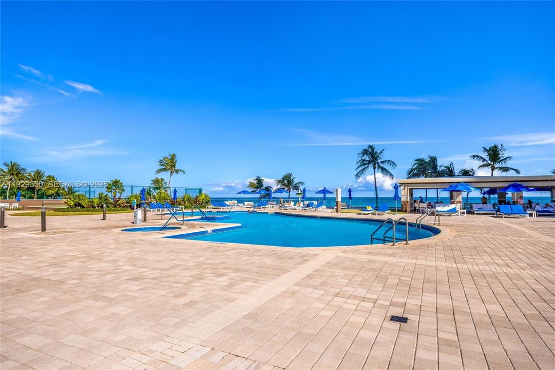 For Rent: $7,000 (3 beds, 3 baths, 1840 Square Feet)