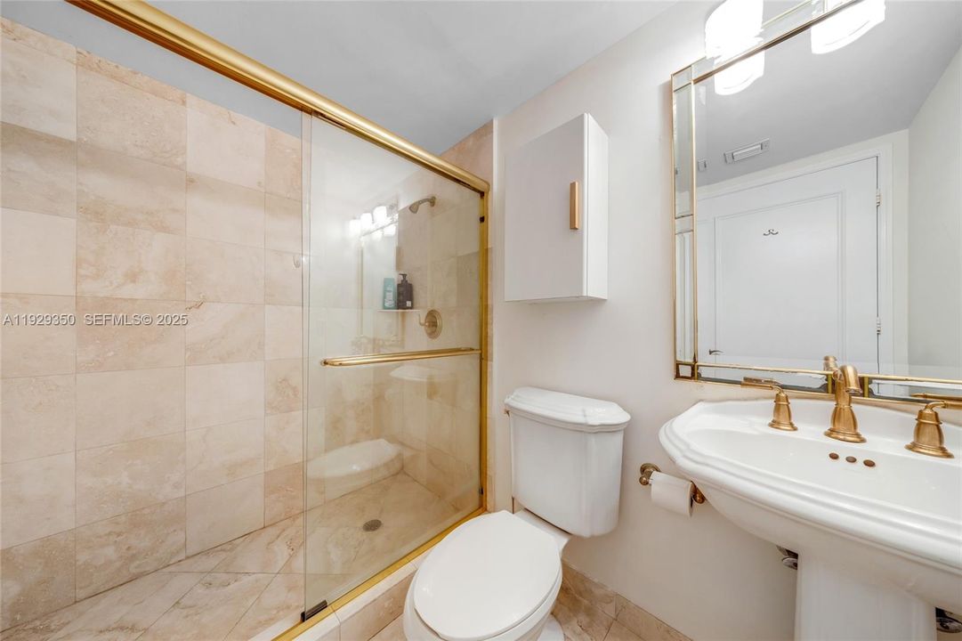 For Rent: $7,000 (3 beds, 3 baths, 1840 Square Feet)