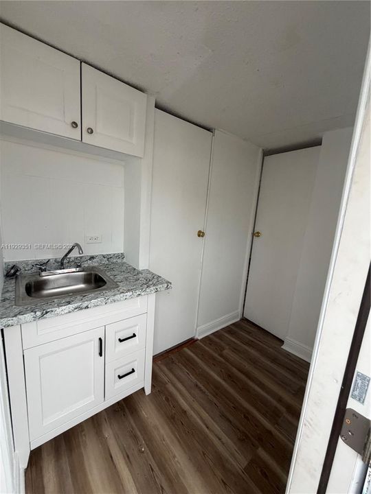 В аренду: $1,200 (0 спален, 1 ванн, 0 Квадратных фут)