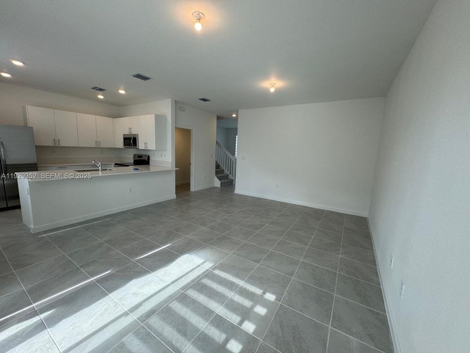 For Rent: $2,500 (3 beds, 2 baths, 0 Square Feet)