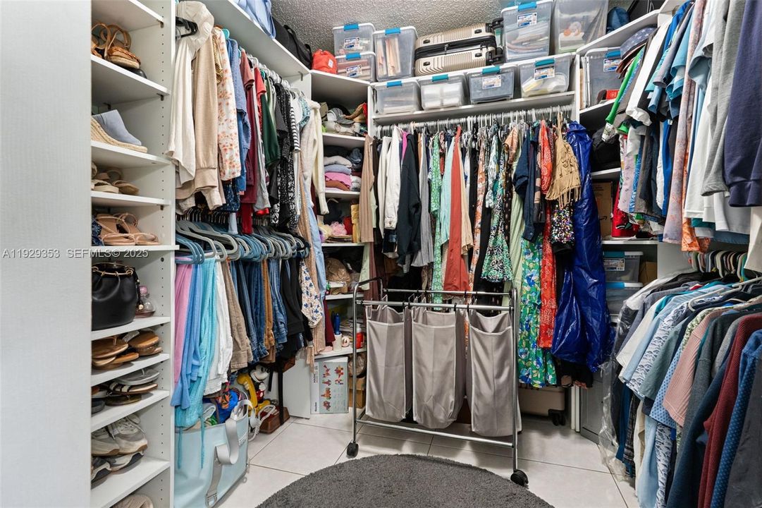 For Sale: $749,900 (3 beds, 2 baths, 1771 Square Feet)