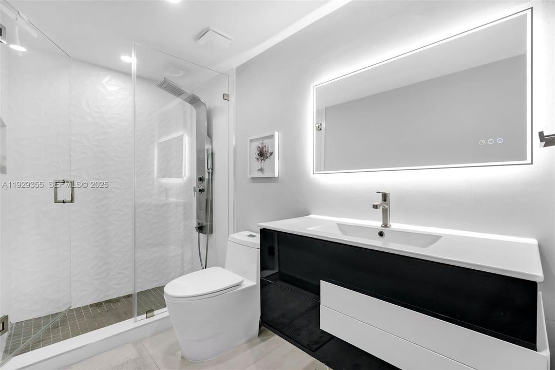 For Sale: $429,999 (2 beds, 2 baths, 1266 Square Feet)