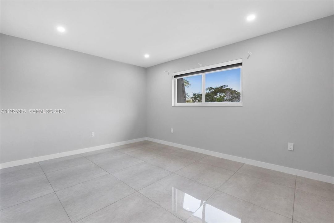 For Sale: $429,999 (2 beds, 2 baths, 1266 Square Feet)