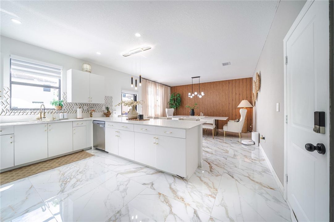 На продажу: $815,000 (4 спален, 2 ванн, 2560 Квадратных фут)