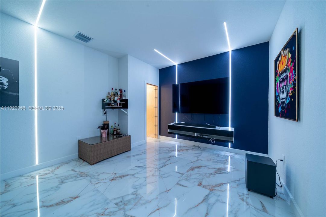 На продажу: $815,000 (4 спален, 2 ванн, 2560 Квадратных фут)