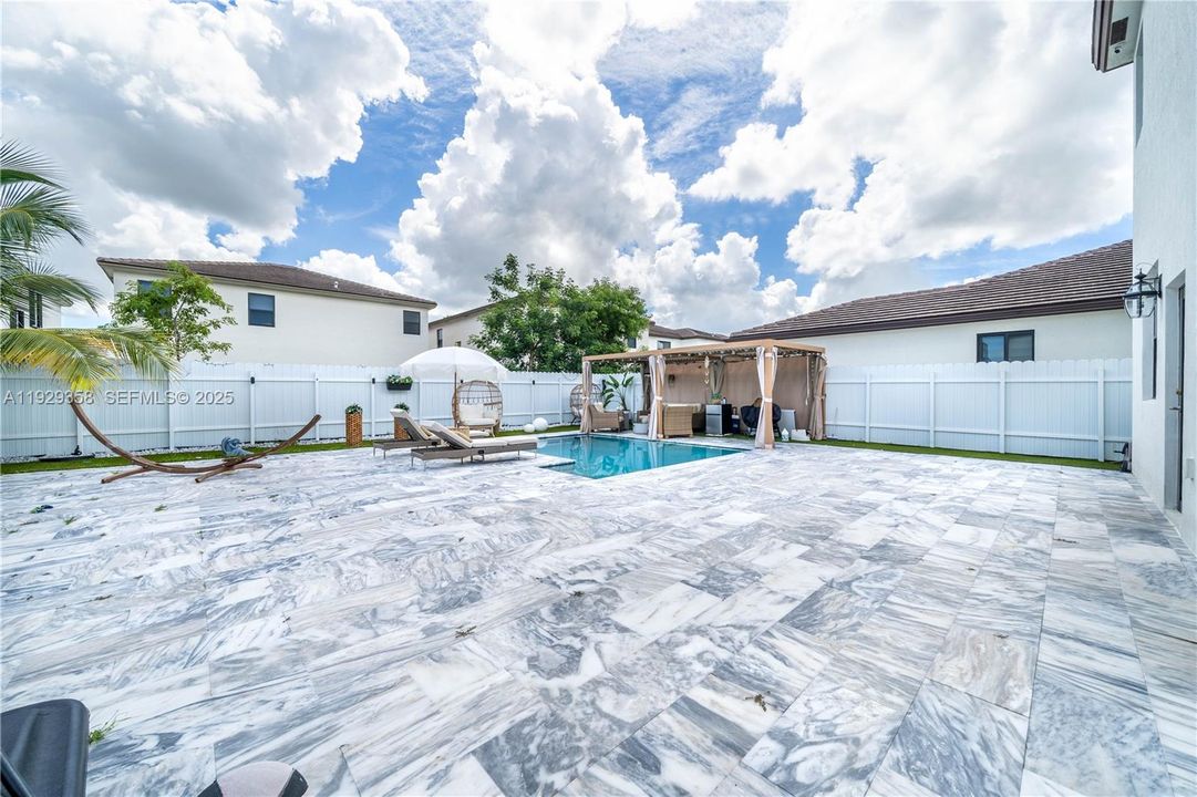 На продажу: $815,000 (4 спален, 2 ванн, 2560 Квадратных фут)