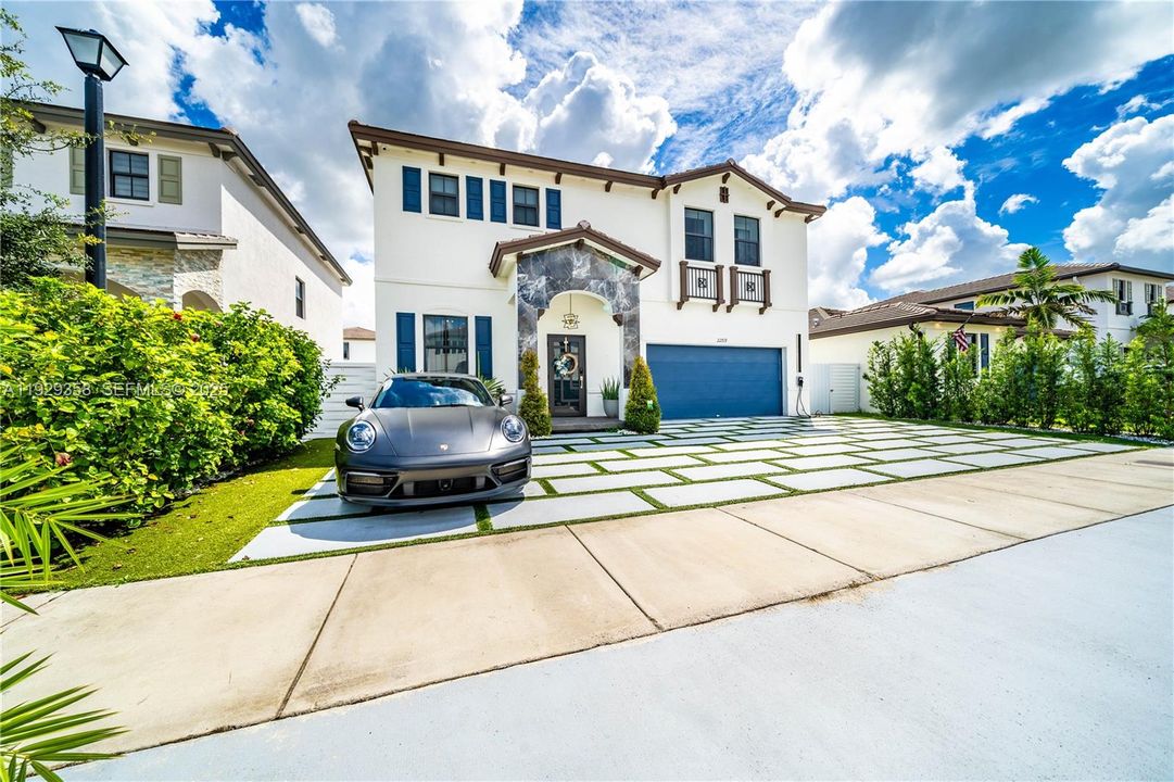 На продажу: $815,000 (4 спален, 2 ванн, 2560 Квадратных фут)