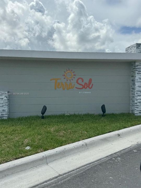 For Rent: $2,500 (3 beds, 3 baths, 0 Square Feet)