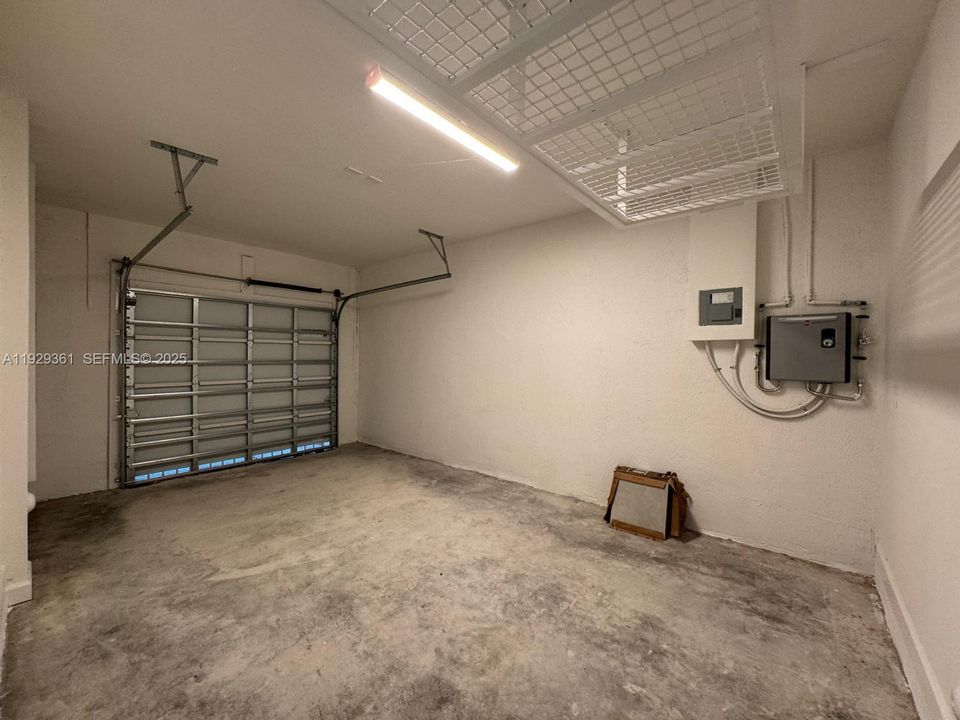 For Rent: $2,500 (3 beds, 3 baths, 0 Square Feet)