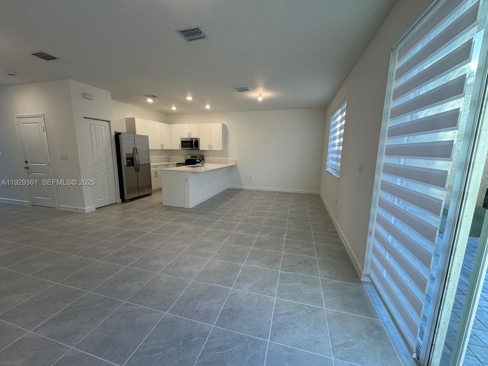 For Rent: $2,500 (3 beds, 3 baths, 0 Square Feet)