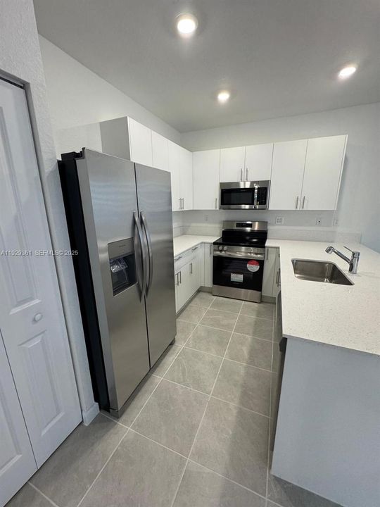 For Rent: $2,500 (3 beds, 3 baths, 0 Square Feet)