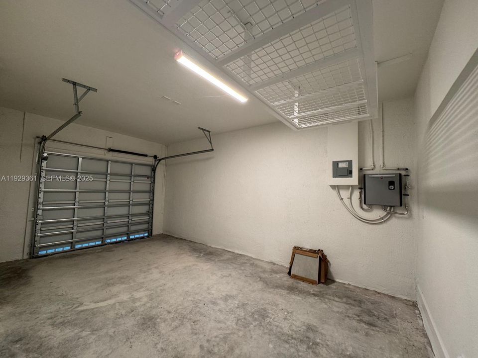 For Rent: $2,500 (3 beds, 3 baths, 0 Square Feet)