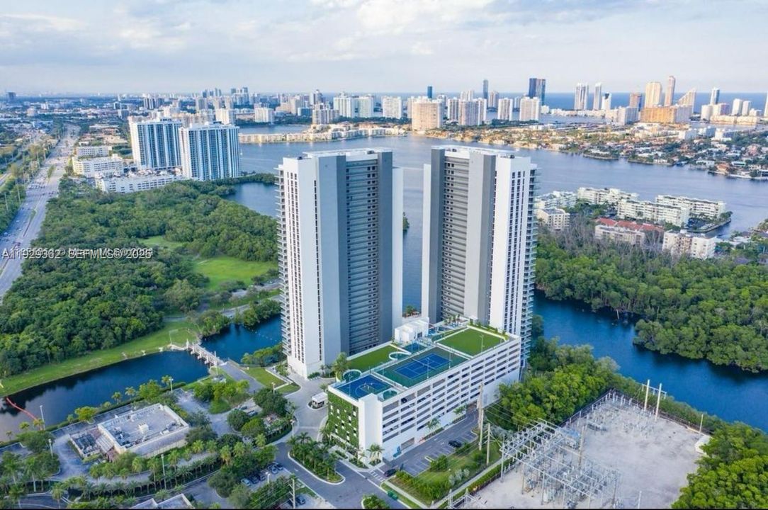 待售: $830,000 (3 贝兹, 3 浴室, 1556 平方英尺)