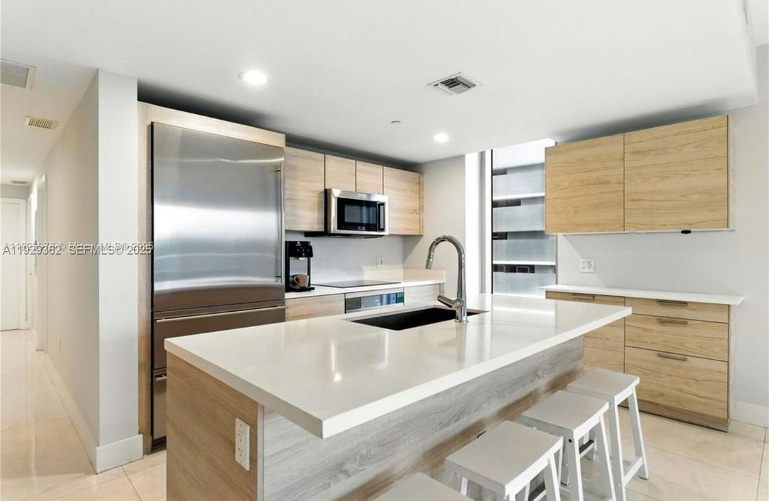 待售: $830,000 (3 贝兹, 3 浴室, 1556 平方英尺)