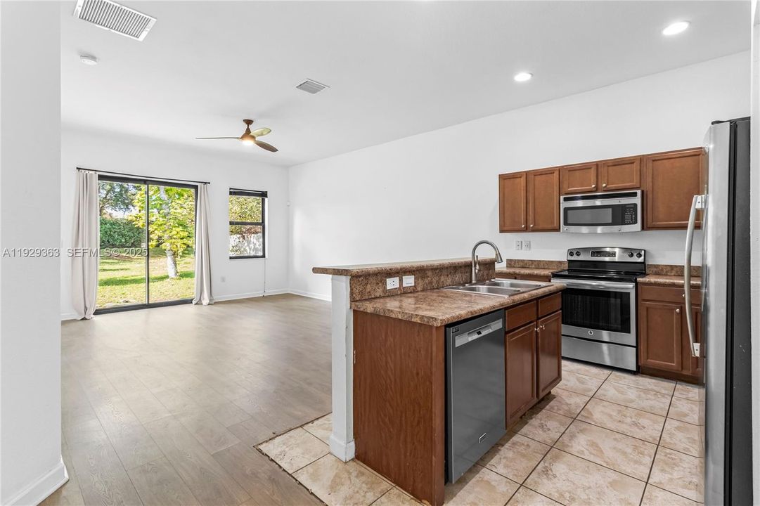 В аренду: $3,600 (3 спален, 2 ванн, 0 Квадратных фут)