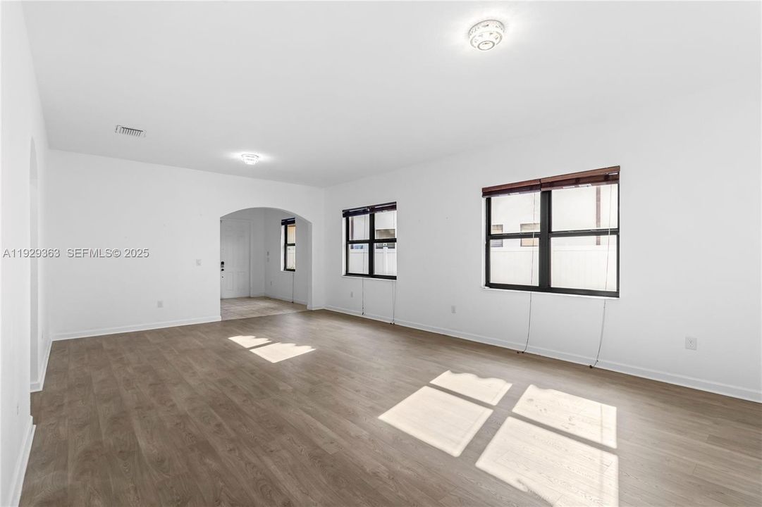 В аренду: $3,600 (3 спален, 2 ванн, 0 Квадратных фут)