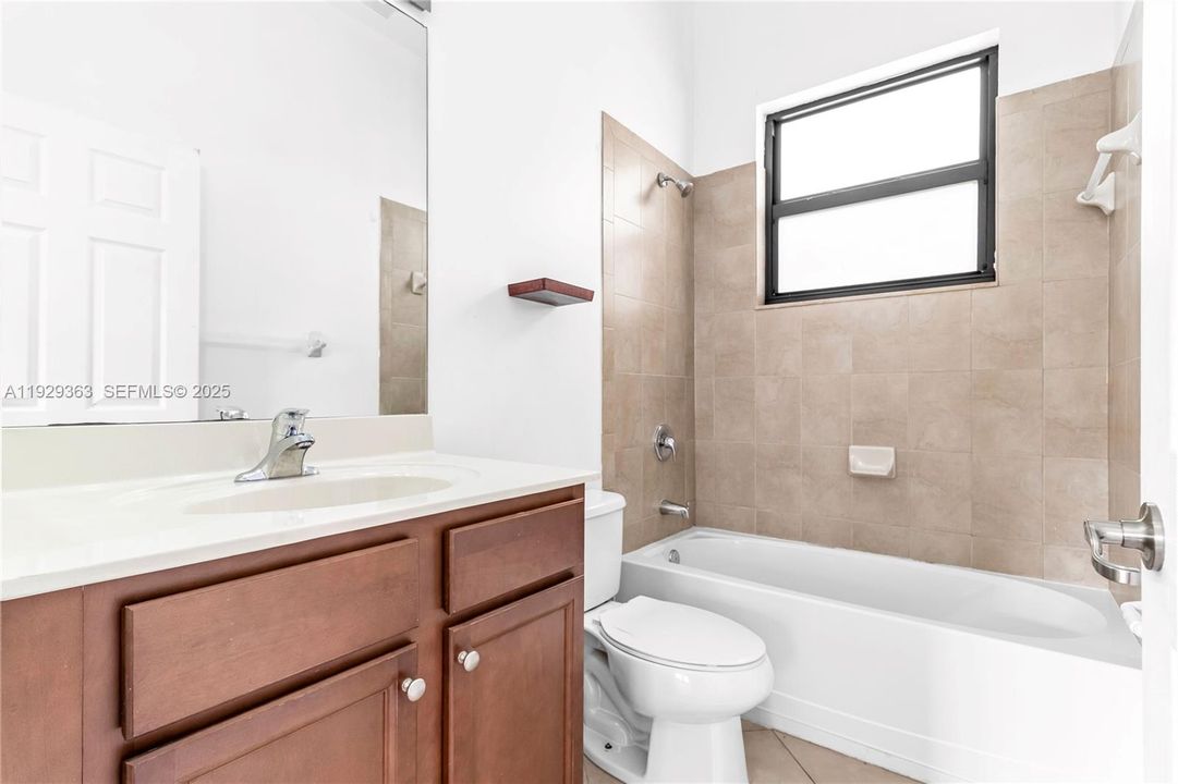 В аренду: $3,600 (3 спален, 2 ванн, 0 Квадратных фут)